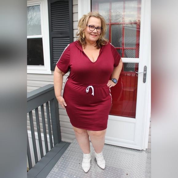 NEW NWOT CurvySense Sporty Varsity Stripe Hoodie Dress Burgundy Size 4XL - Picture 6 of 7